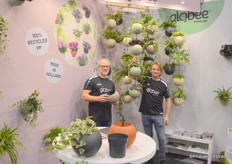 Arnoud Kroezen and Frank Timmerman, who combine development, production and sales of the Globee plant concept with the Greenbee foundation, which wants to educate children all about growing and greenery